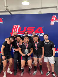 Lifters training together in the gym
